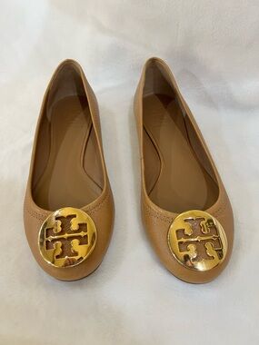 Tory Burch Camel Leather Logo Round-Toe Flats